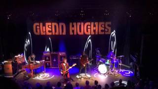 Watch Glenn Hughes Flow video