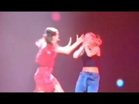 Katja Martinez (Jazmin) golpea a bailarina y se nota su playback