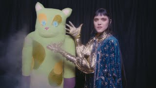 Watch Soko Are You A Magician video