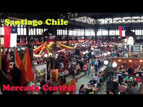 Visitando o mercado central de Santiago numa tarde de domingo.