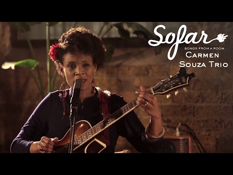 Carmen Souza Trio - Escuta Moรงambique | Sofar London