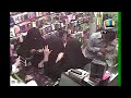 اثيبوبي يسرق سعودية في محل