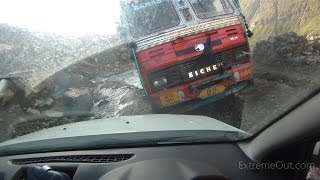 Angry truck driver in Himalayas wanted to hit a car