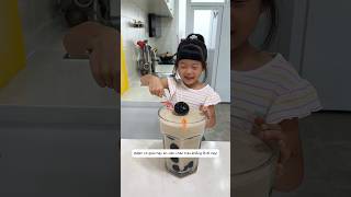 Cô Bé 3 Tuổi Biết Làm Ly Trà Sữa Khổng Lồ