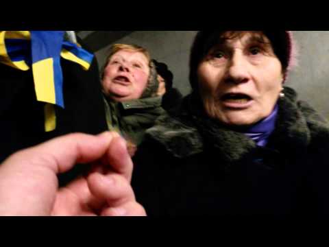 12 01 Харьков Евромайдауны скандируют СМЕРТЬ ВОРОГАМ в метро!