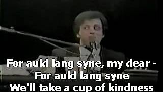 Watch Billy Joel Auld Lang Syne video