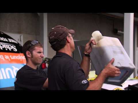 what-role-does-oil-play-in-a-race-car.html