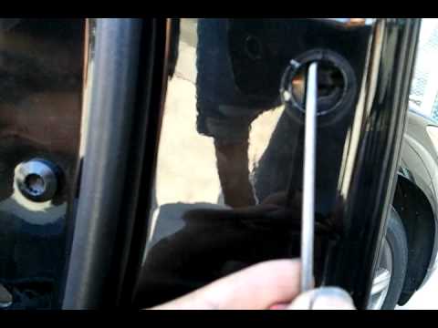 SAL'S PREMIUM AUTO COLLISION REMOVEING OUTSIDE HANDLE OF A ...