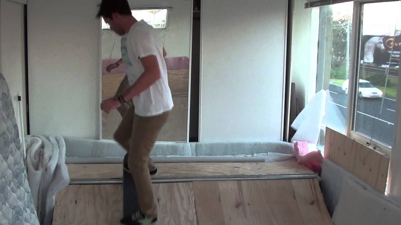 Micro mini bedroom indoor skate ramp - YouTube