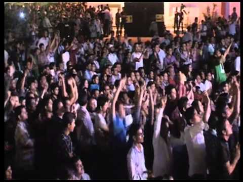 Idea Rocks India - Meerut - Mika performing Dekha Jo Tujhe Yaar...