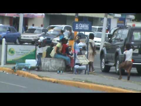 LA POBRESA EN LA REPUBLICA DOMINICANA la pobresa en la republica dominicana: