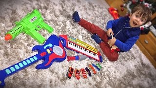 BRINQUEDOS QUE O MARCOS GANHOU DE PRESENTE DE NATAL!!