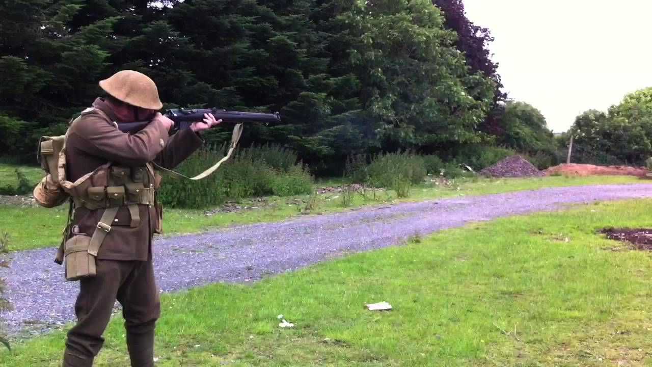 Firing a Lee Enfield WW1 Gun - YouTube