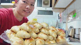Making Fataire Or Chessebread