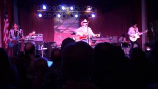 Watch Dwight Yoakam Dreams Of Clay video
