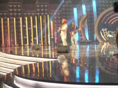 Bulla ki jana - Rabbi Shergill Live in Karachi 12th March 2013...