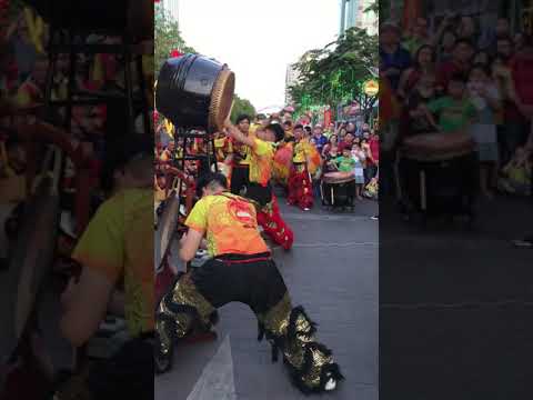 Múa lân đường Nguyễn Huệ TPHCM