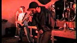 Watch El Peyote Asesino Guacho video
