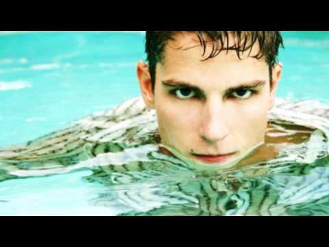 Sean Faris Sexy And He Knows It vidlet 