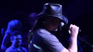 Watch Trace Adkins Days Like This video