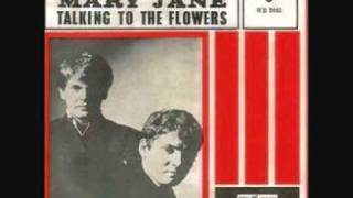 Watch Everly Brothers Talking To The Flowers video