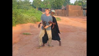 Film Le Fou Du Village Ou Fatôbougou