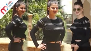 Bollywood Beauty Kainaat Arora Flaunts Her Big Ets Celeb Zone