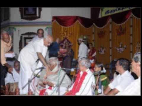 Vallakkottai Thiruppugazh Sabai singing Thiruppugazh in Thiruppugazh...