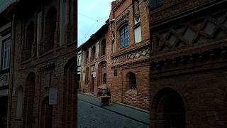 Video Stary Vilnyus. Bakh na tsimbalakh zvuchit na ulitse Piliyes from DallenArella, Pilies street, Vilnius, Lithuania