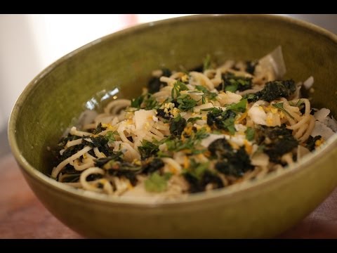 VIDEO : kelly's spaghetti with kale and lemon - for everything you need to whip up this healthy meal, visit http://rdy.cr/011cdc. click here for more main courses http://bit. ...