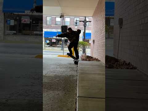Cal makes skating fun again #pizzaskateboards #skateboarding