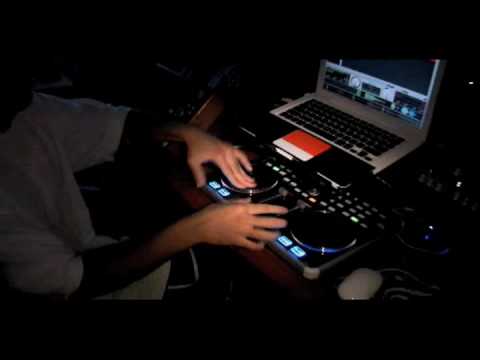 *BEST FOOTAGE* Scratching with the Vestax VCI-300 | Serato ITCH