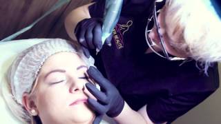 Maquillage Permanent des sourcils à l'Atelier Beauté vsXL