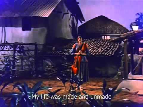 YouTube - LATA MANGESHKAR - AKELE HI AKELE - GOPI 1970.flv