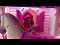 Stacy and papa pretend play with playhouses