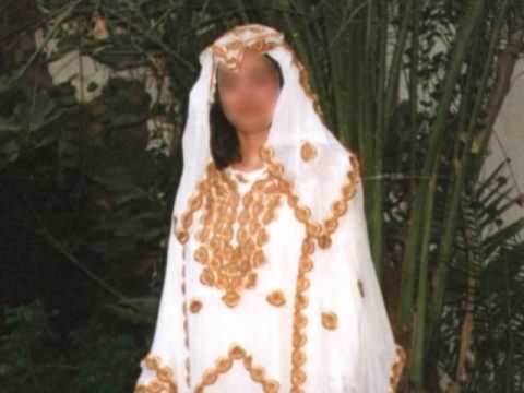 Saudi Traditional Women Costumes (Classroom Activity) Saudi Traditional Women Costumes (Classroom Activity)