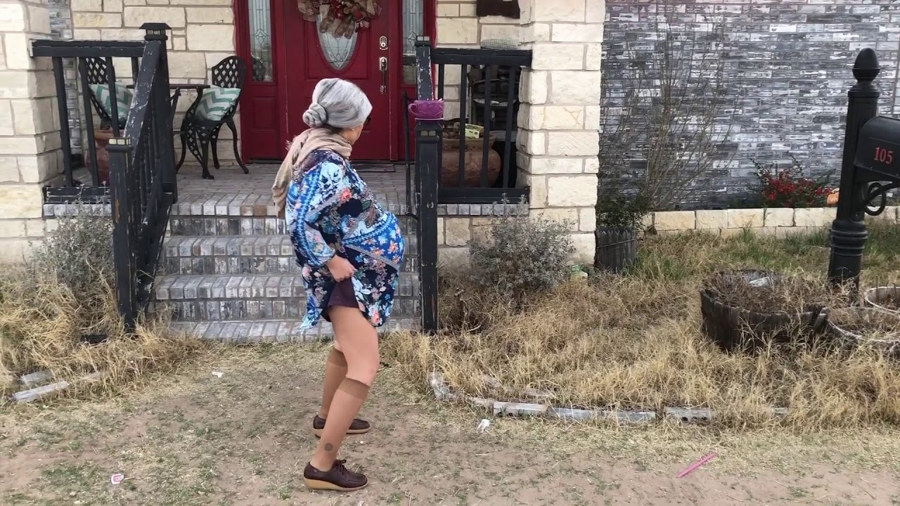 Бабушка На Улице Видео Секс