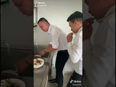 vợ con đâu thấy cảnh này cầm ly uống rượu nói này nói kia