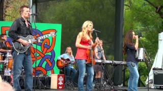 Watch Willis Clan So Close video