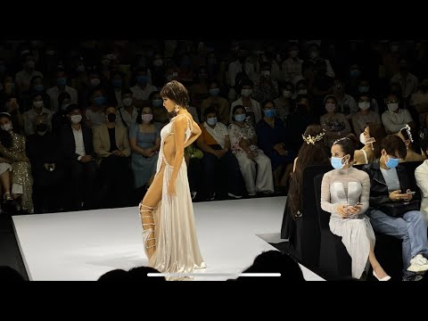 Màn trình diễn thời trang gợi cảm, khoe trọn cơ thể phụ nữ đến từ nhà thiết kế Đỗ Long