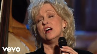 Watch Connie Smith Clinging To A Saving Hand video