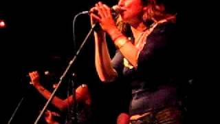 Watch Thao Mirah Eleven video
