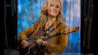 Watch Melissa Etheridge Change The World video