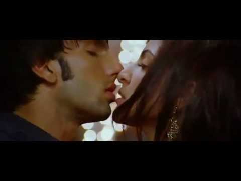 Band Baaja Baaraat Hot Scene