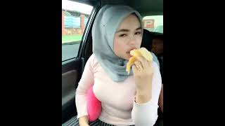 Awek Perlis tetek padu makan pisang