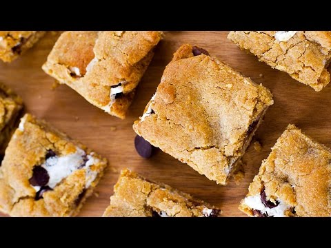 VIDEO : s'mores cookie bars - soft & chewy graham crackersoft & chewy graham crackercookiebars with chocolate and marshmallow swirls. ingredients: 1/2 cup (115g) salted butter, softened ...