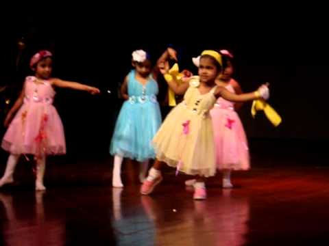 Ashwikas first stage performance - Dil hai Chota sa... choti...
