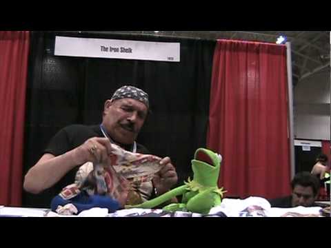 Wizard World Toronto Comicon Kermit meets the Iron Sheik