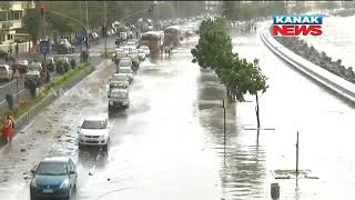 High Tide From Marine Drive Area of Mumbai High Tide From Marine Drive Area of Mumbai