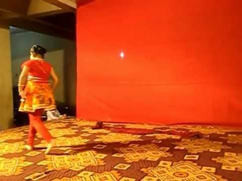 Dance by Ananya on bawra mann dekhne chala ek spana.mp4